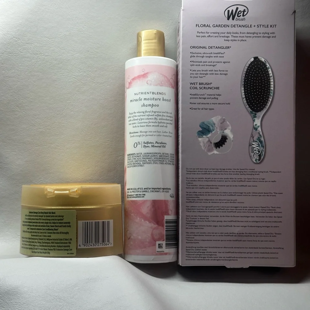 Pantene Hair Care Set with Wet‎ Brush